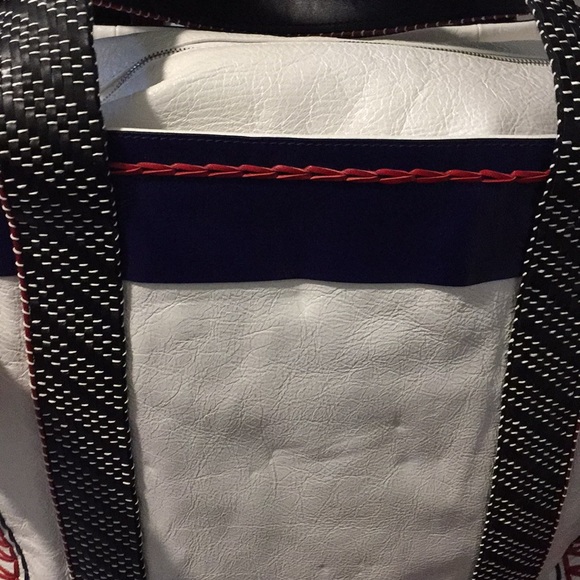 BALENCIAGA TOTE AUTHENTIC - Picture 6 of 16